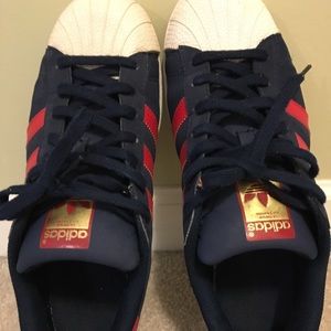 Adidas Throwback Shell. Red, Navy, Gold. 9.5